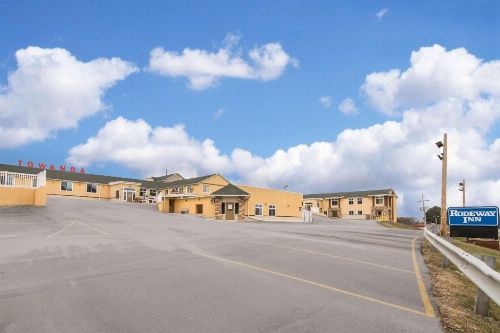 Rodeway Inn image 10