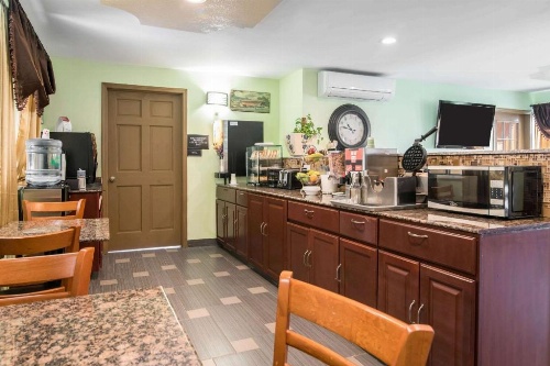 Rodeway Inn image 14