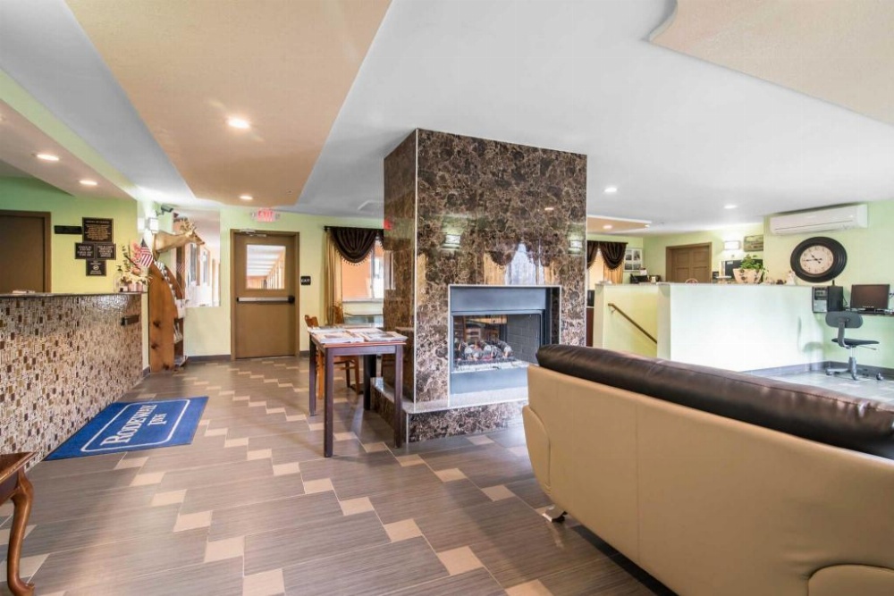 Rodeway Inn Image 22