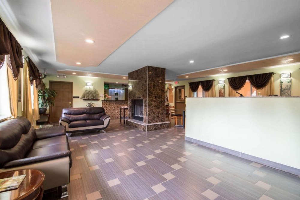 Rodeway Inn Image 25
